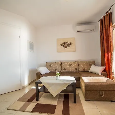 Apartments Kati Omis Exterior photo